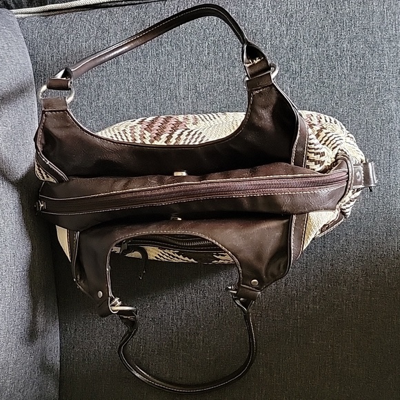 Faux Leather and Woven Straw Purse - Picture 4 of 14